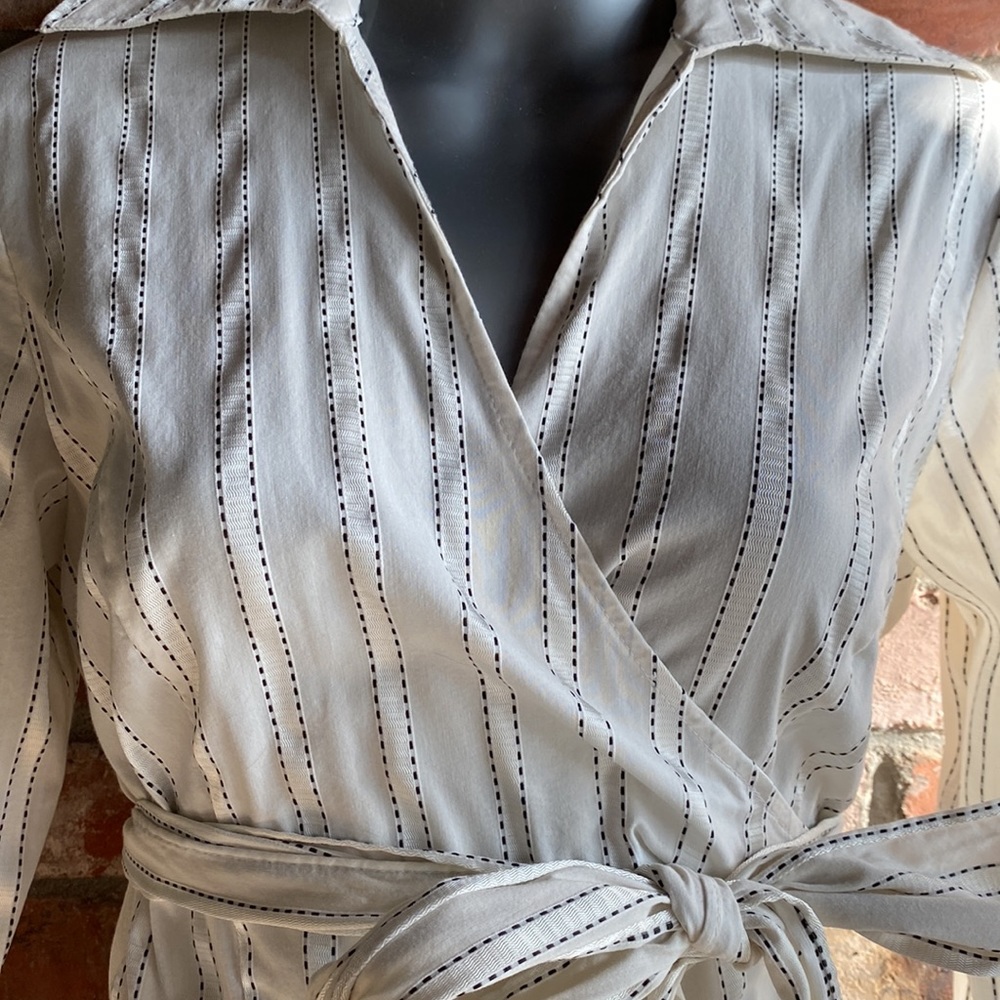 Ann Taylor loft, wraparound blouse in size 2